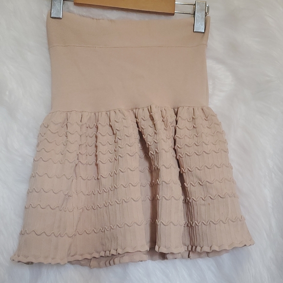 BCBGMaxzria Blush Light Pink Bandage Skater Mini Skirt - Size XS / S, 0 - Picture 2 of 4